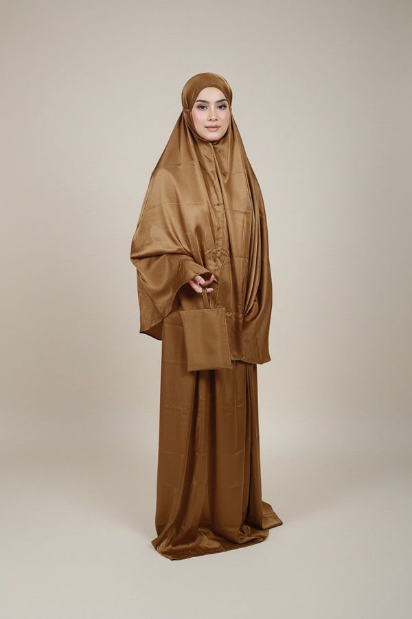 Fajïa – Tenue de Prière Compacte & Élégante - Marron Doré